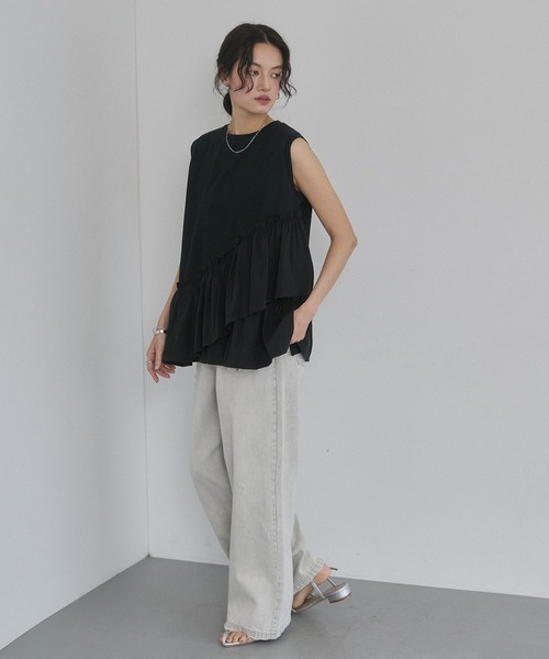 hunch(ハンチ)の「ダメージデニム ゆるストレートパンツ(デニムパンツ・レディース・ブラック/ライトグレー/ライトインディゴブルー/ワンウォッシュ/ブルー系その他・FREE)」の6枚目の写真
