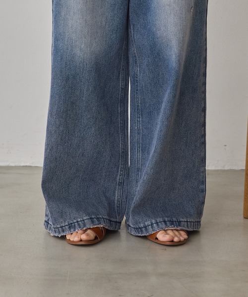 hunch(ハンチ)の「ダメージデニム ゆるストレートパンツ(デニムパンツ・レディース・ブラック/ライトグレー/ライトインディゴブルー/ワンウォッシュ/ブルー系その他・FREE)」の16枚目の写真