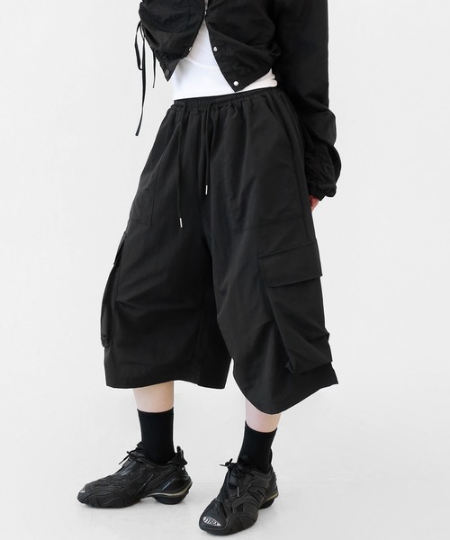 minsobi(ミンソビ)の「カーゴナイロンワイドバミューダパンツ(カーゴパンツ・メンズ・ブラック・FREE)」の5枚目の写真