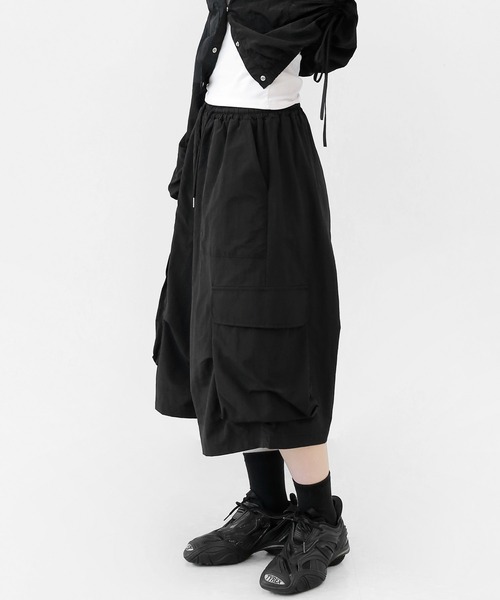minsobi(ミンソビ)の「カーゴナイロンワイドバミューダパンツ(カーゴパンツ・メンズ・ブラック・FREE)」の6枚目の写真