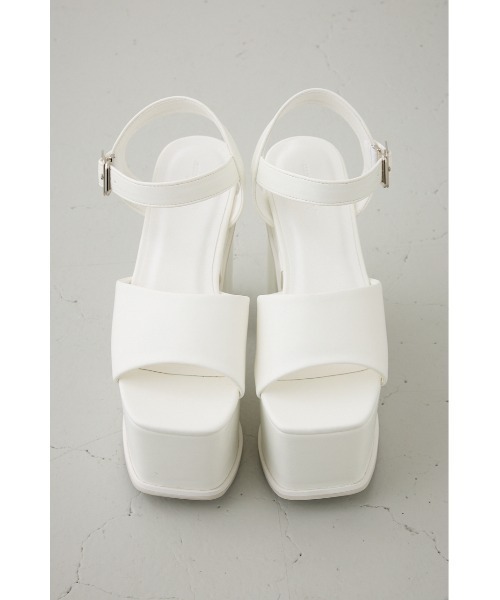 AZUL by moussy(アズールバイマウジー)の「プラットフォームサンダル(サンダル・レディース・オフホワイト/ブラック・SMALL/MEDIUM/LARGE)」の6枚目の写真