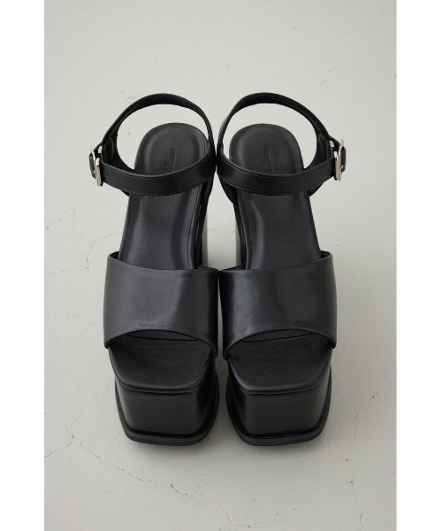 AZUL by moussy(アズールバイマウジー)の「プラットフォームサンダル(サンダル・レディース・オフホワイト/ブラック・SMALL/MEDIUM/LARGE)」の15枚目の写真
