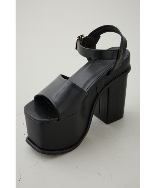 AZUL by moussy(アズールバイマウジー)の「プラットフォームサンダル(サンダル・レディース・オフホワイト/ブラック・SMALL/MEDIUM/LARGE)」の19枚目の写真