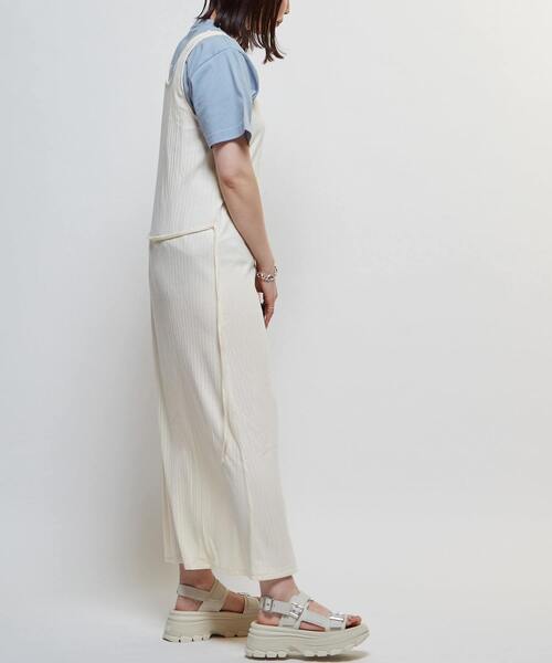 CONVERSE TOKYO(コンバーストウキョウ)の「RIB CAMISOLE DRESS(ワンピース・レディース・アイボリー/ブラック/グレー/テラコッタ・FREE)」の6枚目の写真