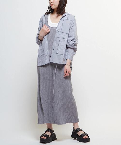 CONVERSE TOKYO(コンバーストウキョウ)の「RIB CAMISOLE DRESS(ワンピース・レディース・アイボリー/ブラック/グレー/テラコッタ・FREE)」の22枚目の写真