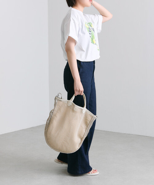 ear PAPILLONNER（イアパピヨネ）の「sampo×ear ワオキツネザル/刺しゅうTシャツ（Tシャツ/カットソー・レディース・ホワイト・FREE）」の4枚目の写真