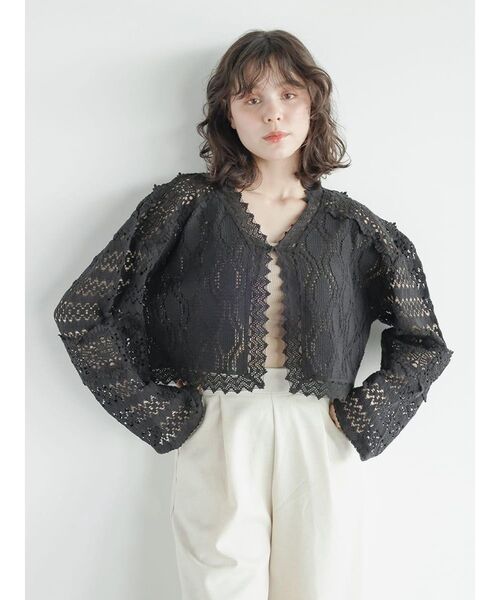 FIKA.(フィーカ)の「Cotton lace bolero(その他トップス・レディース・ブラック/ホワイト・MEDIUM)」の3枚目の写真