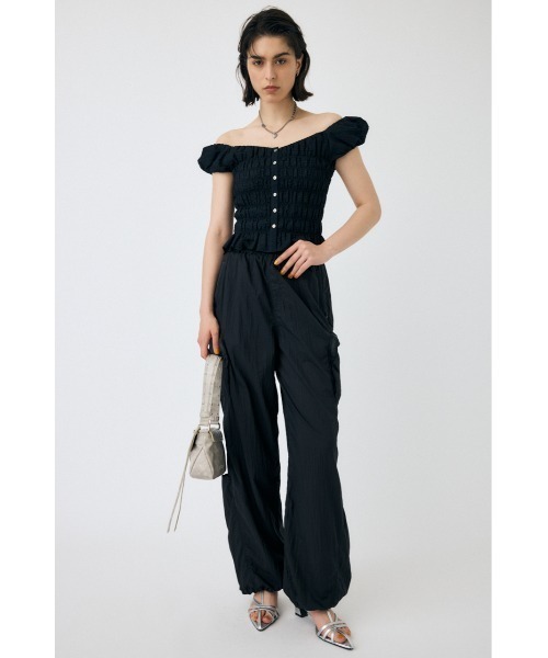MOUSSY(マウジー)の「OPEN NECK GATHER ブラウス(シャツ/ブラウス・レディース・ホワイト/グリーン系その他2/ブラック・FREE)」の5枚目の写真