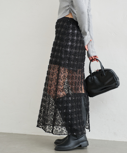 U by SPICK&SPAN(ユーバイスピックアンドスパン)の「フラワーチュールシアースカート(スカート・レディース・ホワイト/ブラック・FREE)」の1枚目の写真