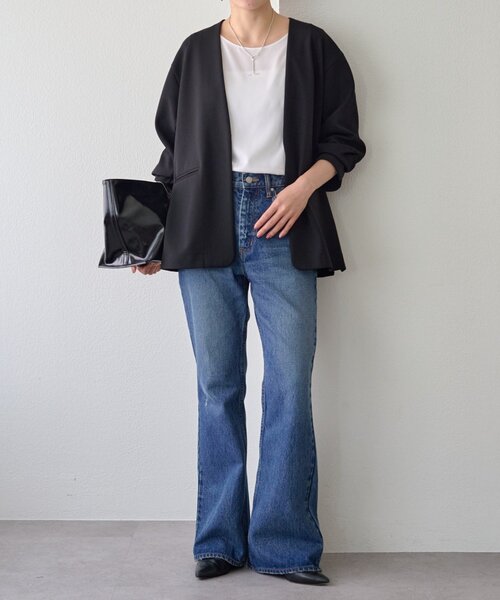 LIVETART（リヴェタート）の「フレアジーンズ（デニムパンツ・レディース・ブルー・1/0）」の4枚目の写真