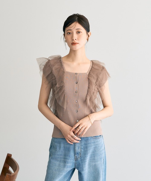 YECCA VECCA（イェッカヴェッカ）の「チュールラッフルノースリーブカーディガン（カーディガン/ボレロ・レディース・ブラック/ブラウン/ベージュ・FREE）」の4枚目の写真