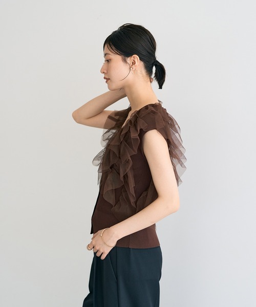 YECCA VECCA（イェッカヴェッカ）の「チュールラッフルノースリーブカーディガン（カーディガン/ボレロ・レディース・ブラック/ブラウン/ベージュ・FREE）」の19枚目の写真