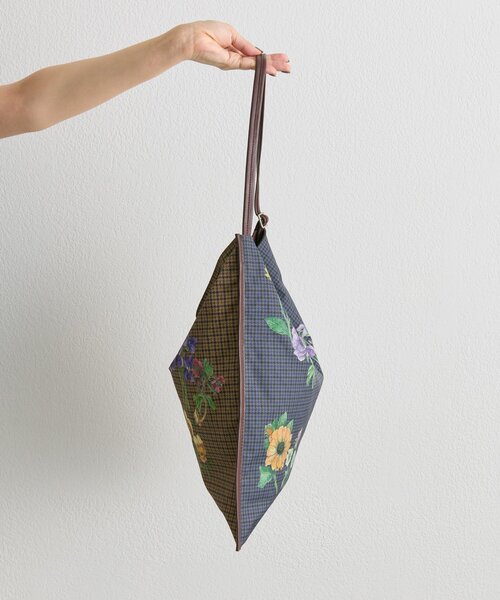 ear PAPILLONNER(イアパピヨネ)の「sampo×earコラボ 2フェイスショルダーバッグ(ショルダーバッグ・レディース・その他・FREE)」の4枚目の写真