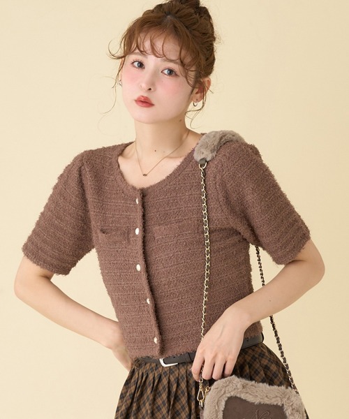 one after another NICE CLAUP(ワンアフターアナザーナイスクラップ)の「【WEB限定】ゴールドボタン半袖ニットカーディガン(カーディガン/ボレロ・レディース・オフホワイト/ブラック/アイボリー/モカ・FREE)」の1枚目の写真