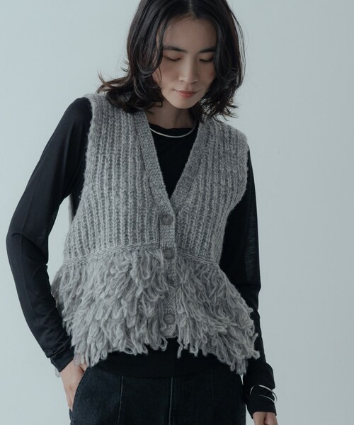 GALLEST（ギャレスト）の「Vネックループニットベスト（ベスト・レディース・ブラック/ライトグレー系8・38）」の5枚目の写真
