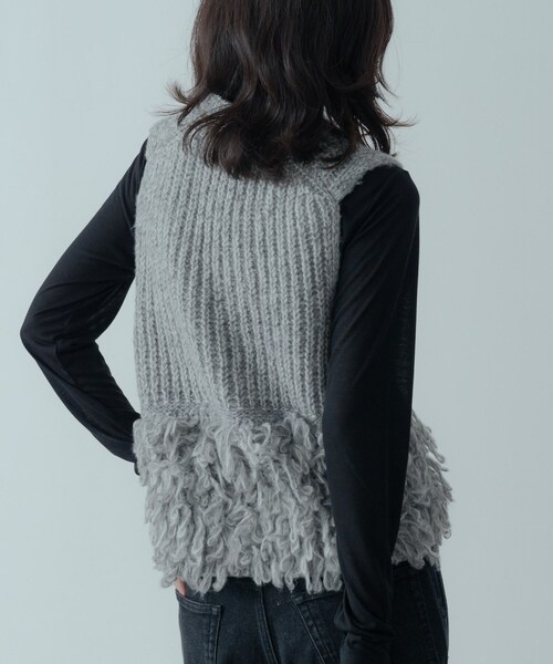 GALLEST（ギャレスト）の「Vネックループニットベスト（ベスト・レディース・ブラック/ライトグレー系8・38）」の6枚目の写真
