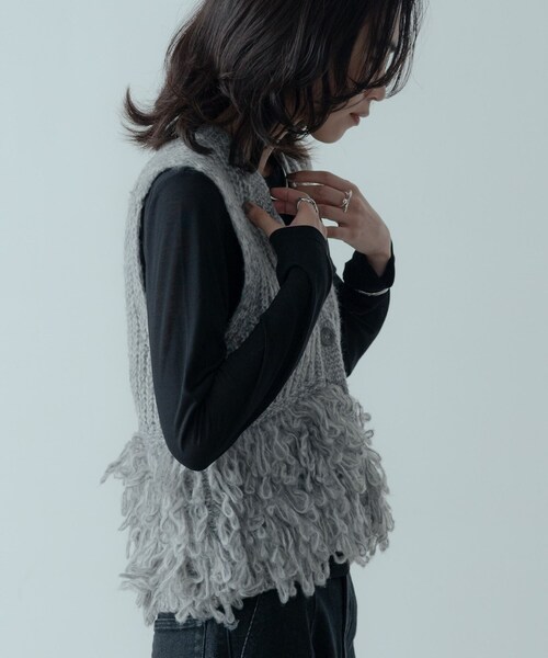 GALLEST（ギャレスト）の「Vネックループニットベスト（ベスト・レディース・ブラック/ライトグレー系8・38）」の7枚目の写真