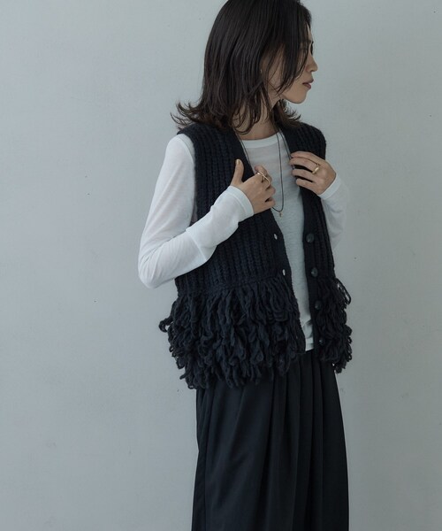 GALLEST（ギャレスト）の「Vネックループニットベスト（ベスト・レディース・ブラック/ライトグレー系8・38）」の13枚目の写真