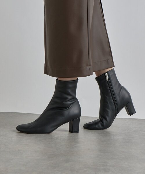 RIVE DROITE（リヴドロワ）の「【安定感◎】ラウンドトゥショートブーツ（ブーツ・レディース・ベージュ/ブラック・38/37/36）」の3枚目の写真