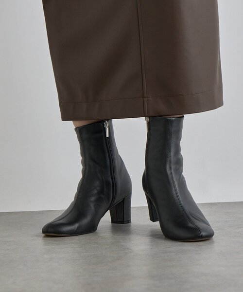 RIVE DROITE（リヴドロワ）の「【安定感◎】ラウンドトゥショートブーツ（ブーツ・レディース・ベージュ/ブラック・38/37/36）」の5枚目の写真