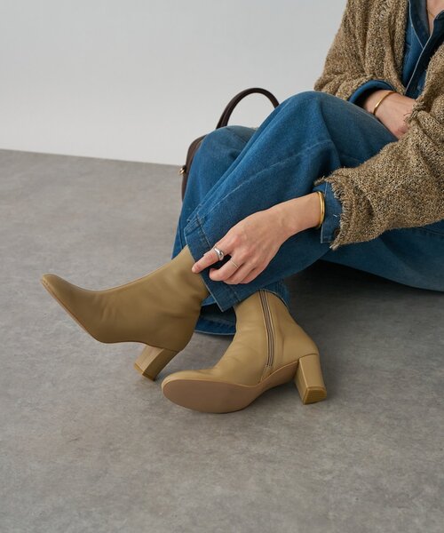 RIVE DROITE（リヴドロワ）の「【安定感◎】ラウンドトゥショートブーツ（ブーツ・レディース・ベージュ/ブラック・38/37/36）」の11枚目の写真