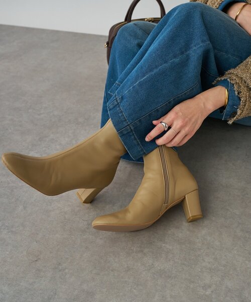 RIVE DROITE（リヴドロワ）の「【安定感◎】ラウンドトゥショートブーツ（ブーツ・レディース・ベージュ/ブラック・38/37/36）」の12枚目の写真