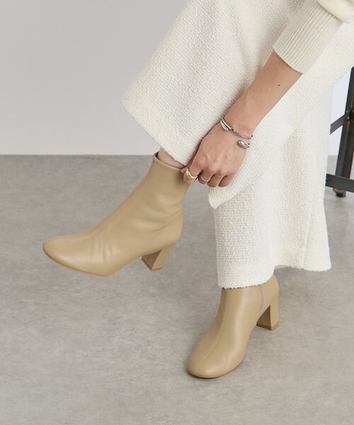 RIVE DROITE（リヴドロワ）の「【安定感◎】ラウンドトゥショートブーツ（ブーツ・レディース・ベージュ/ブラック・38/37/36）」の13枚目の写真