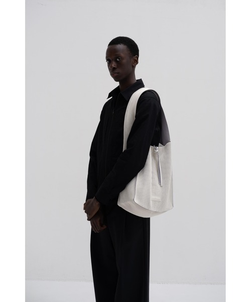 LASTFRAME（ラストフレーム）の「KYOTO METALLIC REVERSIBLE TASUKI TOTE LARGE（ショルダーバッグ・レディース・グレー系その他/シルバー系その他・LARGE）」の11枚目の写真