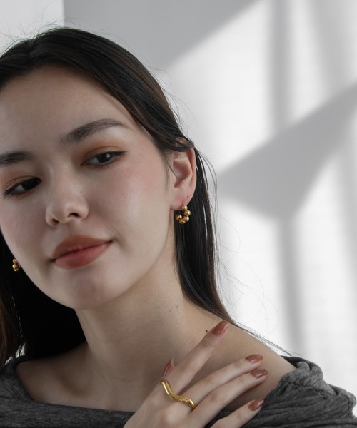 abaskdesign(アバスクデザイン)の「金属アレルギー対応ミニボールスタッドピアス(ピアス(両耳用)・レディース・シルバー/ゴールド・FREE)」の3枚目の写真