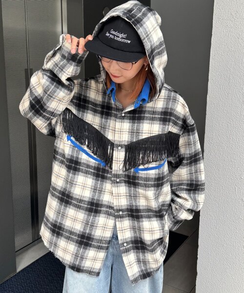 SOUNDSGOOOOD(サウンズグッド)の「【SOUNDS GOOOOD】ネルチェック刺繍フリンジフードウエスタンシャツ(シャツ/ブラウス・レディース・オフホワイト・ONE SIZE)」の2枚目の写真