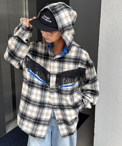 SOUNDSGOOOOD(サウンズグッド)の「【SOUNDS GOOOOD】ネルチェック刺繍フリンジフードウエスタンシャツ(シャツ/ブラウス・レディース・オフホワイト・ONE SIZE)」の3枚目の写真