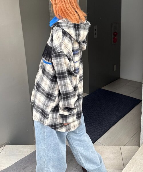 SOUNDSGOOOOD(サウンズグッド)の「【SOUNDS GOOOOD】ネルチェック刺繍フリンジフードウエスタンシャツ(シャツ/ブラウス・レディース・オフホワイト・ONE SIZE)」の6枚目の写真