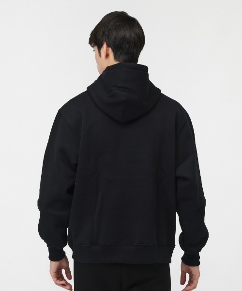 NEW ERA（ニューエラ）の「ニューエラ  OS SW PH BRUSHED LIN BLK（パーカー・メンズ・ブラック・M/L/LL）」の2枚目の写真