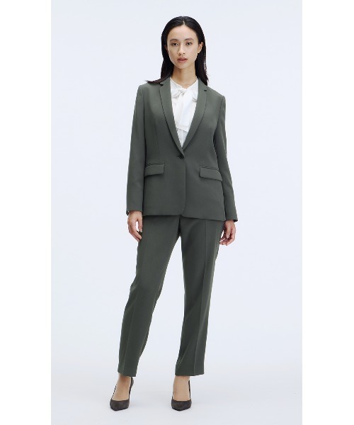 AOYAMA（アオヤマ）の「センタープレスでスタイリッシュに！バックサテンテーパードパンツ（スーツパンツ・レディース・モカ/チャコールグレー・11号/9号/13号/5号/17号/7号/15号）」の10枚目の写真