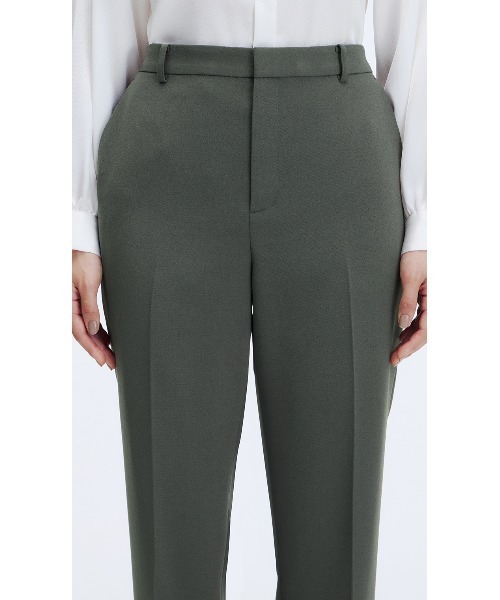 AOYAMA（アオヤマ）の「センタープレスでスタイリッシュに！バックサテンテーパードパンツ（スーツパンツ・レディース・モカ/チャコールグレー・11号/9号/13号/5号/17号/7号/15号）」の5枚目の写真