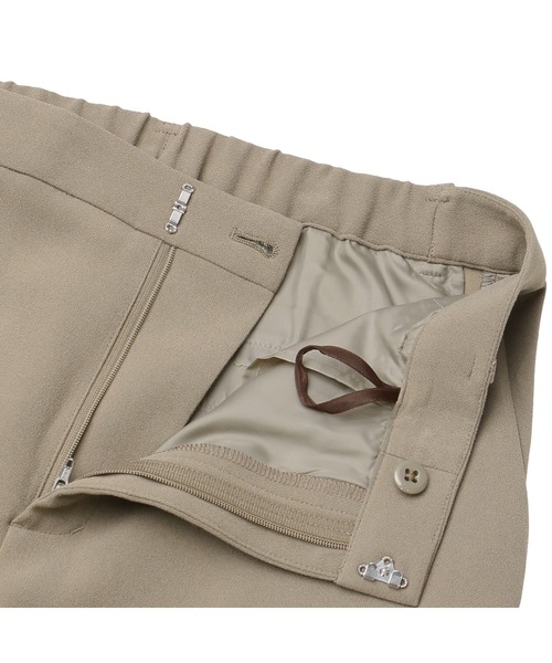 AOYAMA（アオヤマ）の「センタープレスでスタイリッシュに！バックサテンテーパードパンツ（スーツパンツ・レディース・モカ/チャコールグレー・11号/9号/13号/5号/17号/7号/15号）」の14枚目の写真