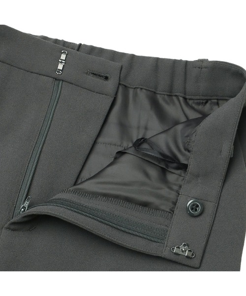 AOYAMA（アオヤマ）の「センタープレスでスタイリッシュに！バックサテンテーパードパンツ（スーツパンツ・レディース・モカ/チャコールグレー・11号/9号/13号/5号/17号/7号/15号）」の11枚目の写真