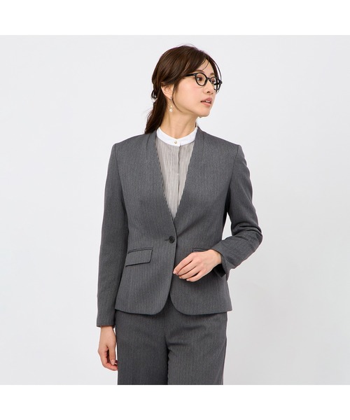 AOYAMA(アオヤマ)の「クレリックとゴールドの第一ボタンで顔回りを明るく演出!バンドカラークレリックシャツ(シャツ/ブラウス・レディース・ブルー/ブラウン・M/L)」の19枚目の写真