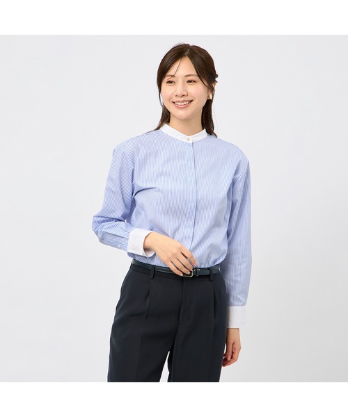 AOYAMA(アオヤマ)の「クレリックとゴールドの第一ボタンで顔回りを明るく演出!バンドカラークレリックシャツ(シャツ/ブラウス・レディース・ブルー/ブラウン・M/L)」の8枚目の写真