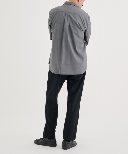 WHITE MOUNTAINEERING（ホワイトマウンテニアリング）の「【White Mountaineering / ホワイトマウンテニアリング】MID GUSSET SLEEVE STRETCH SHIRT（シャツ/ブラウス・メンズ・ブラック/グレー・0/1/2）」の13枚目の写真
