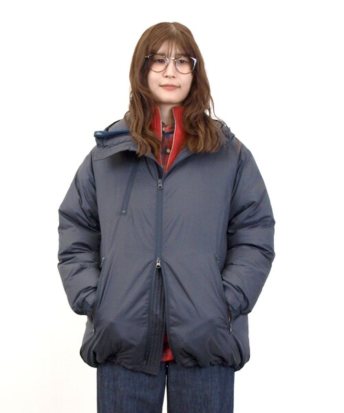 J.PRESS YORK STREET(ジェイプレスヨークストリート)の「【UNISEX】フーデット ダウンジャケット(ダウンジャケット/コート・メンズ・グレー系/ネイビー系・SMALL/MEDIUM/LARGE)」の2枚目の写真