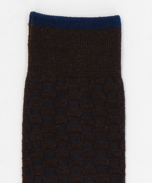 COMME CA ISM(コムサイズム)の「リンクス 市松柄 ソックス(ソックス/靴下・メンズ・ネイビー/ダークブラウン/ブラック・27cm)」の4枚目の写真
