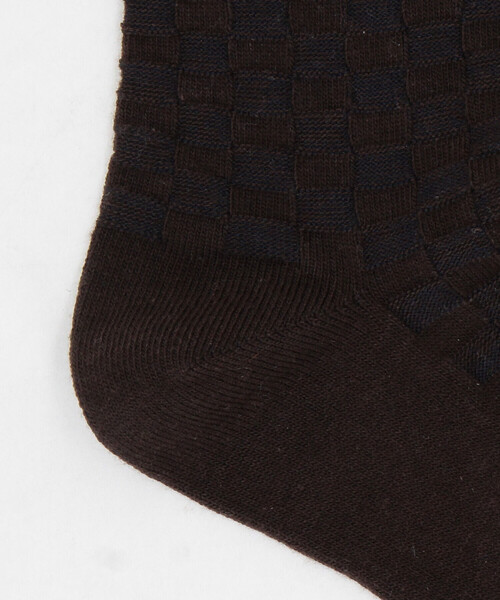 COMME CA ISM(コムサイズム)の「リンクス 市松柄 ソックス(ソックス/靴下・メンズ・ネイビー/ダークブラウン/ブラック・27cm)」の5枚目の写真
