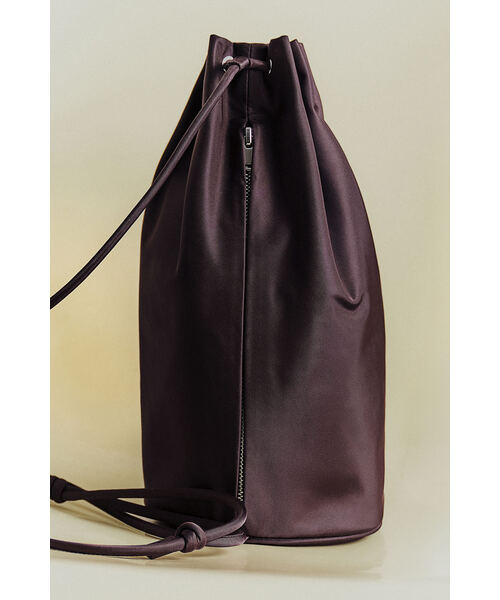 ナイロン製 巾着クロスボディバッグ（ショルダーバッグ）｜COS（コス