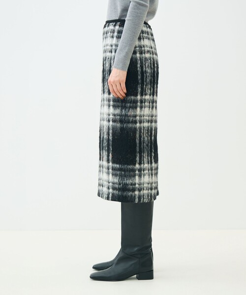 TOMORROWLAND collection（トゥモローランドコレクション）の「カラーネップチェック タイトストレートスカート（スカート・レディース・ブラック系その他・34/36）」の4枚目の写真