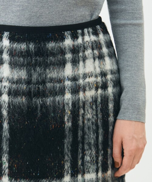 TOMORROWLAND collection（トゥモローランドコレクション）の「カラーネップチェック タイトストレートスカート（スカート・レディース・ブラック系その他・34/36）」の6枚目の写真