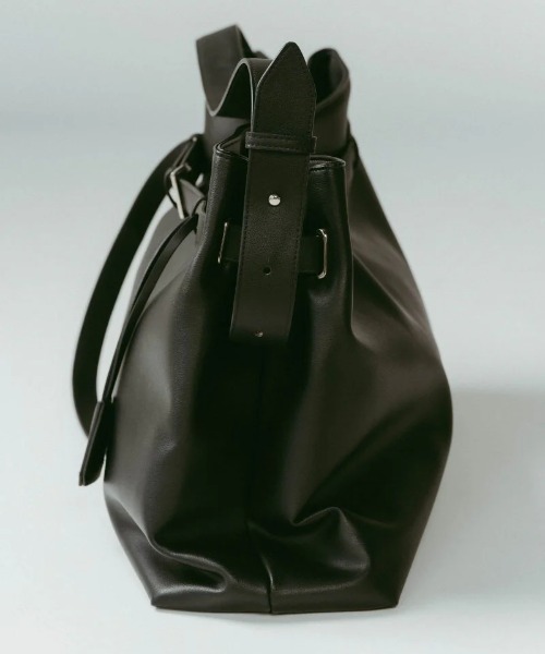 Knuth Marf（クヌースマーフ）の「Knuth Marf belted leather bigbag（ハンドバッグ・レディース・ブラック・FREE）」の9枚目の写真