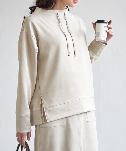 ikka（イッカ）の「【雑誌InRed12月号掲載】フェイクスエードスピンドルプルオーバー（スウェット・レディース・グリーン/コーラルピンク/ベージュ/チャコール/ブラウン系その他・M/L/S）」の3枚目の写真