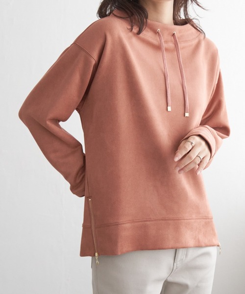 ikka（イッカ）の「【雑誌InRed12月号掲載】フェイクスエードスピンドルプルオーバー（スウェット・レディース・グリーン/コーラルピンク/ベージュ/チャコール/ブラウン系その他・M/L/S）」の5枚目の写真