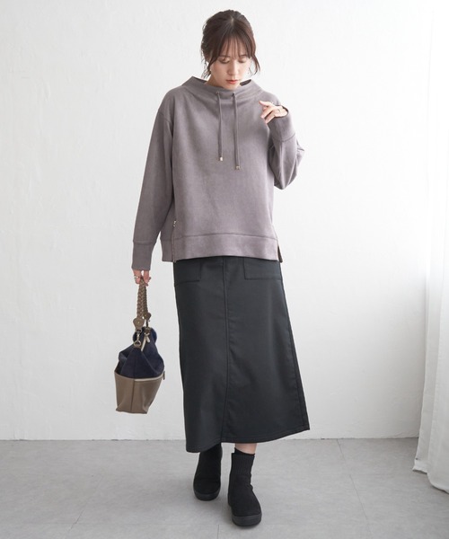 ikka（イッカ）の「【雑誌InRed12月号掲載】フェイクスエードスピンドルプルオーバー（スウェット・レディース・グリーン/コーラルピンク/ベージュ/チャコール/ブラウン系その他・M/L/S）」の22枚目の写真